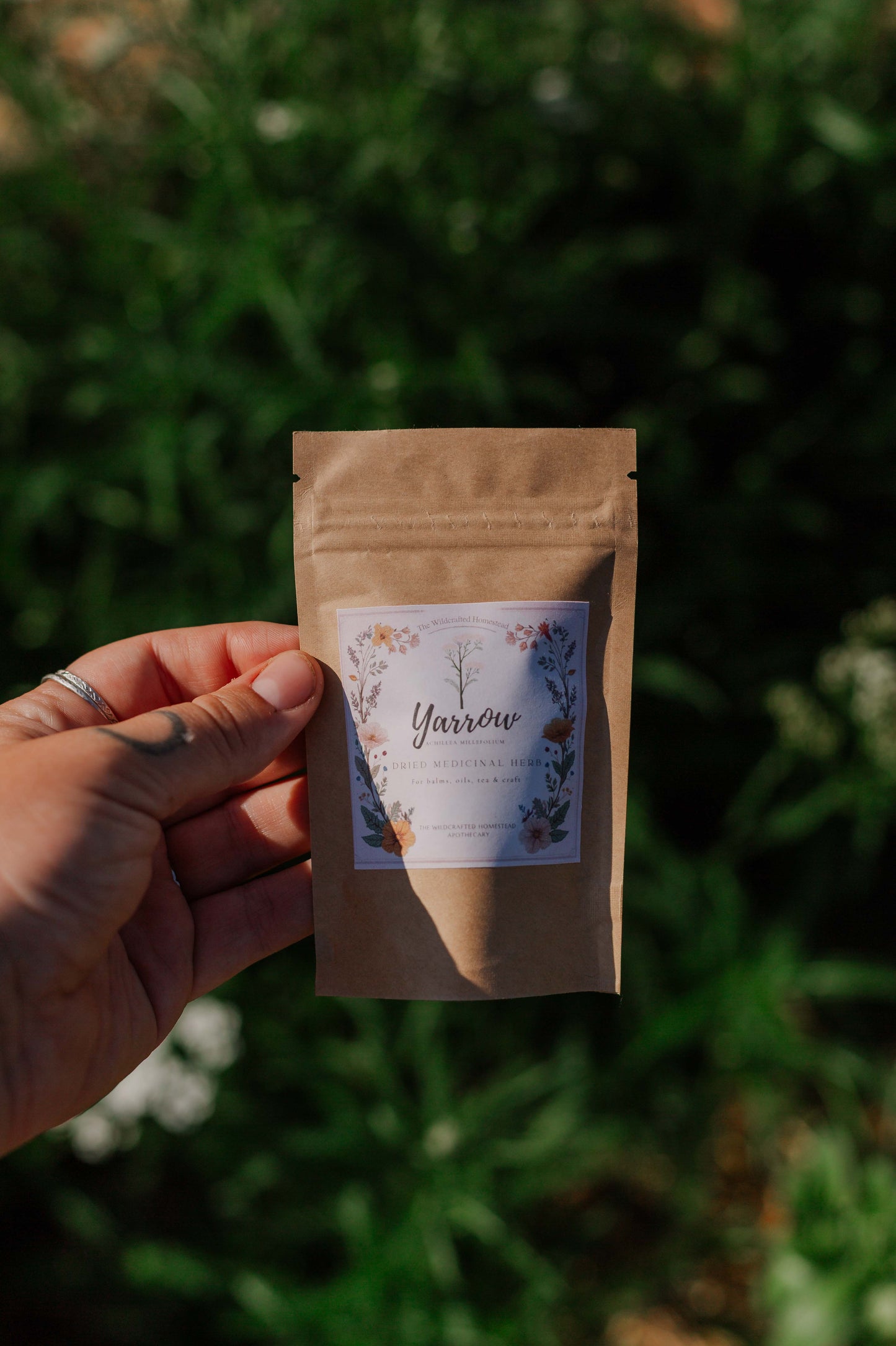 Yarrow: Dried herb