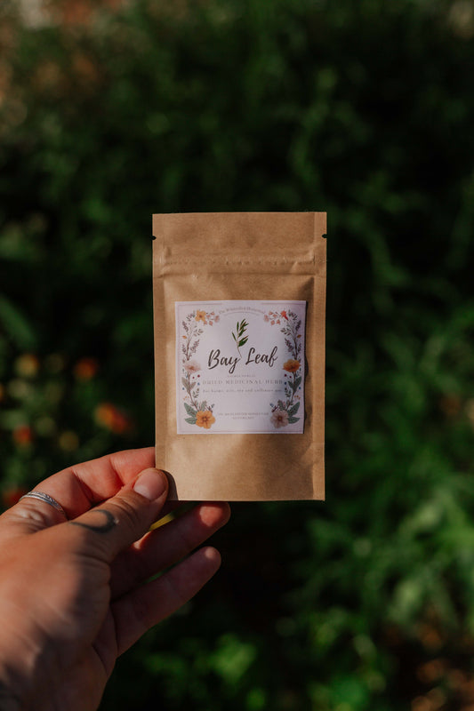 Bay leaf: Dried herb
